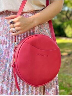 Portland Leather Circle Crossbody Bag - Coral 🪸
